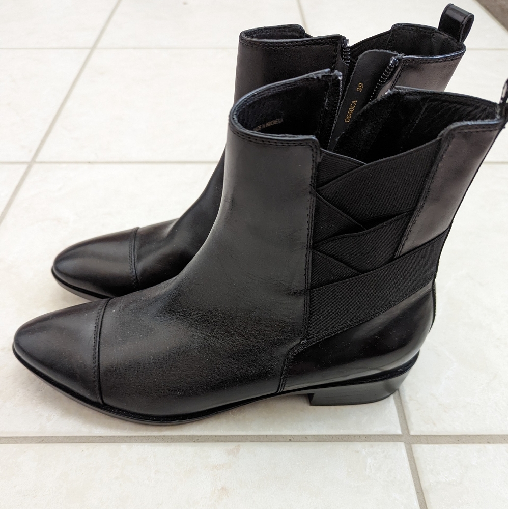 NWOT/NWOB Geox Respira ankle boots, size 39, black leather with side zip
